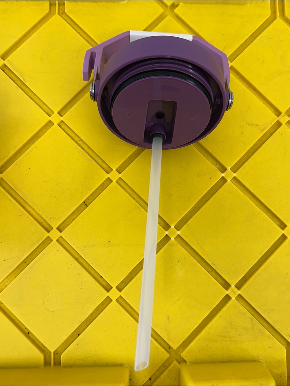 Stanley IceFlow™ Flip Straw Jug | 64 oz – Lilac Purple - Picture 6 of 7